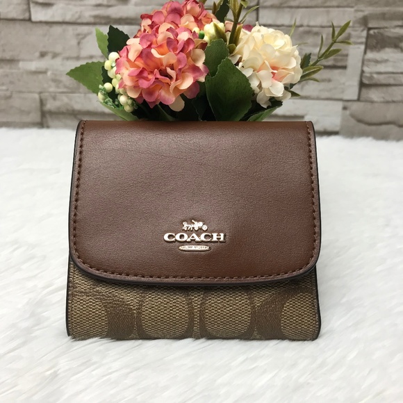 Coach Handbags - 👜‼️SALE‼️🌺 SMALL WALLET 4"